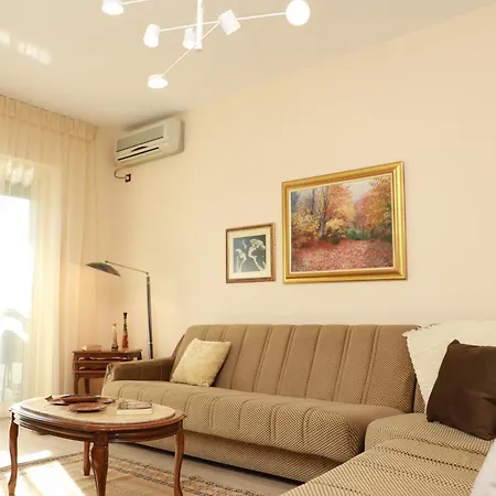 Fortuzi Apartment *