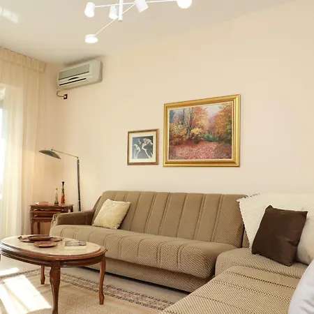 Fortuzi Apartment