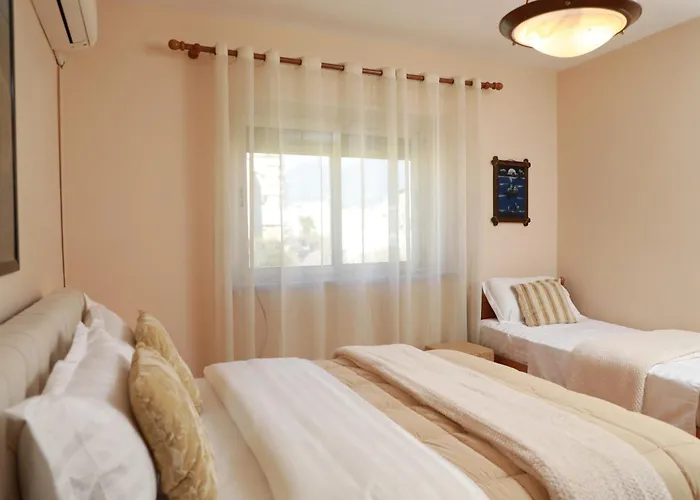 Fortuzi * טיראנה